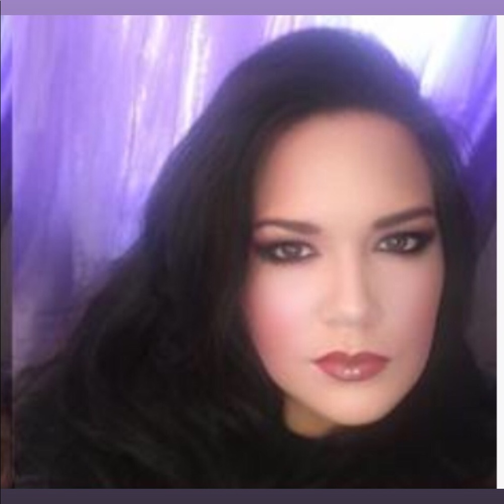 Meet your Posher, Wendy